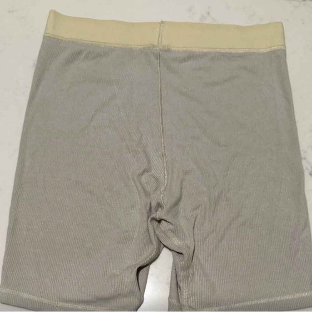 SKIMS- COTTON RIB BOXER Collection Size S - Picture 2 of 4